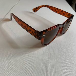 Jessica Simpson Cheetah Print Sunglasses | size: One Size | Brown and Black
